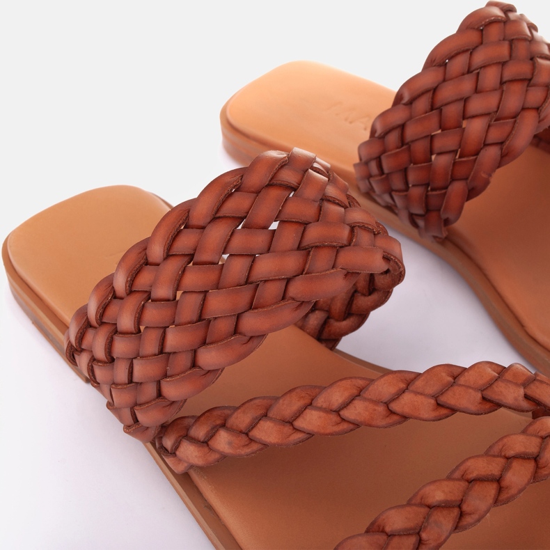 Marco Shoes Roma flip flops brown 2