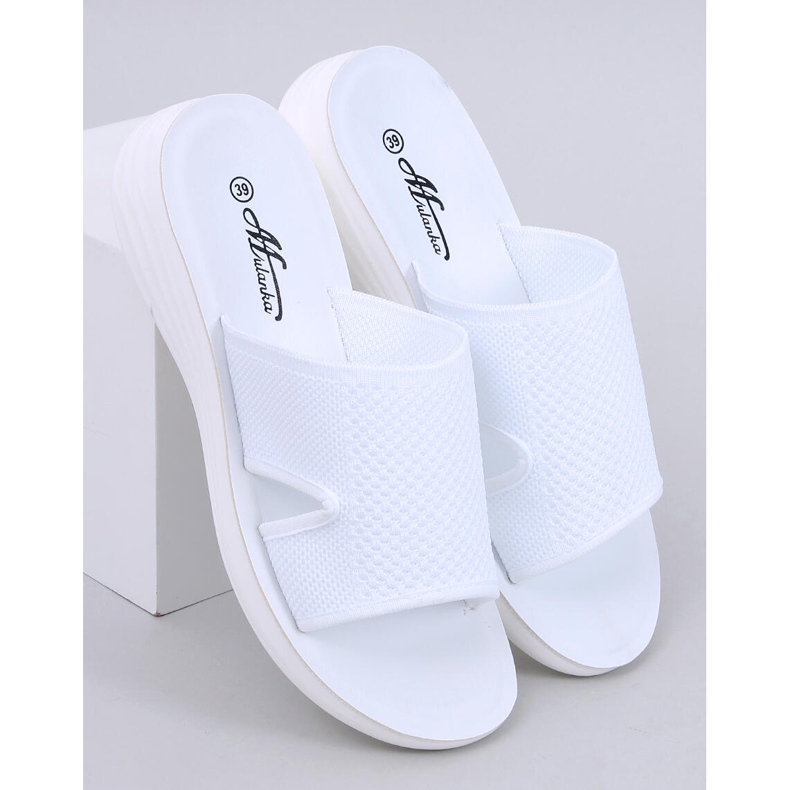 Herves White soft openwork slippers 1