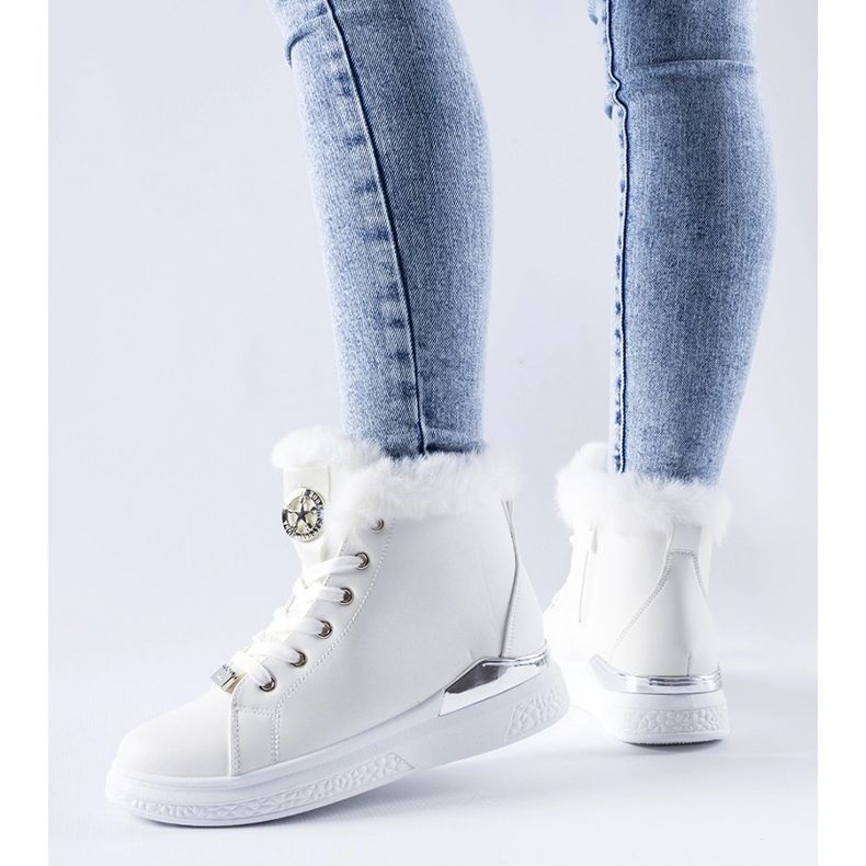 White sneakers with fur from Fiemme 2