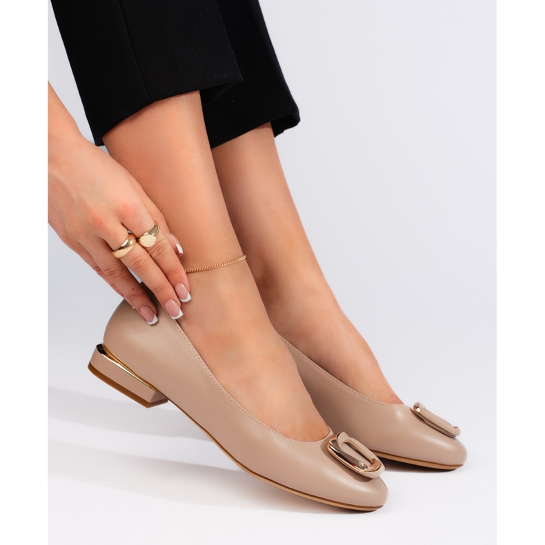 Elegant women's beige ballerina shoes by Sergio Leone 1