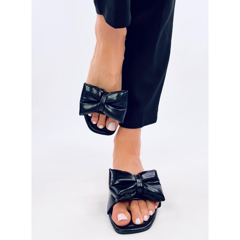 Mili Black slippers with a bow 2