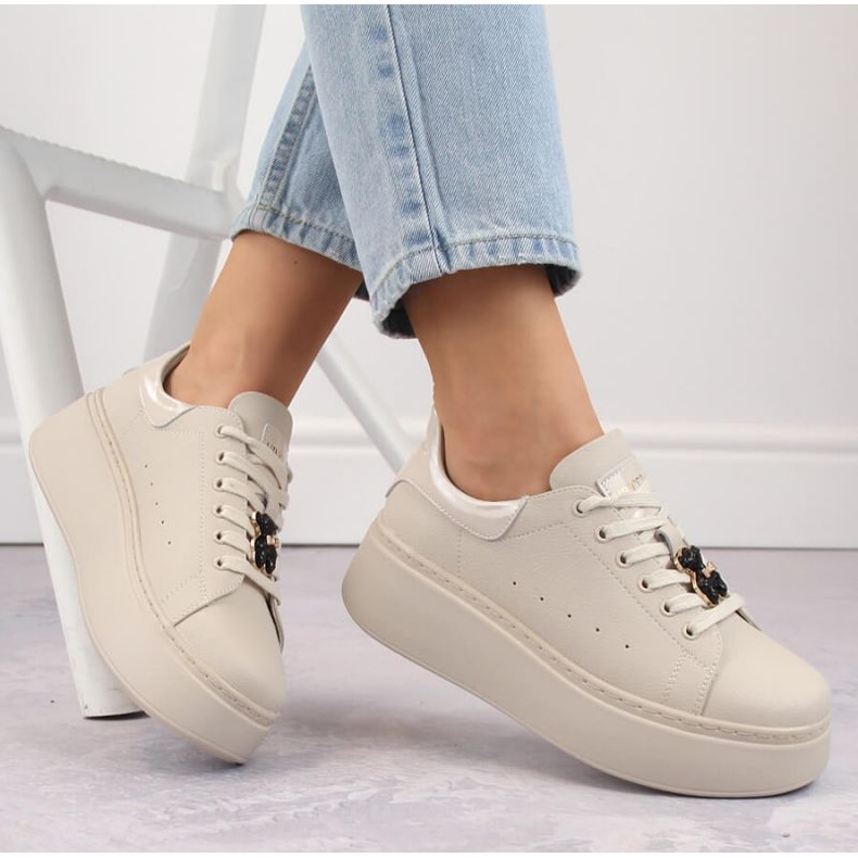 Leather platform shoes with a teddy bear Vinceza W JAN276A, beige 1