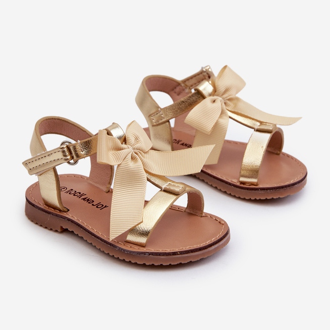 Children's sandals with a Velcro bow, gold Joratia golden 1