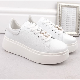 Women's leather shoes on a platform with a teddy bear, white Vinceza 66641 2