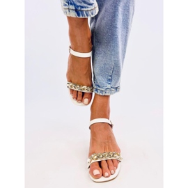 Low-heeled sandals from Daphne White 1