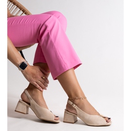 Beige block sandals Ayat 1