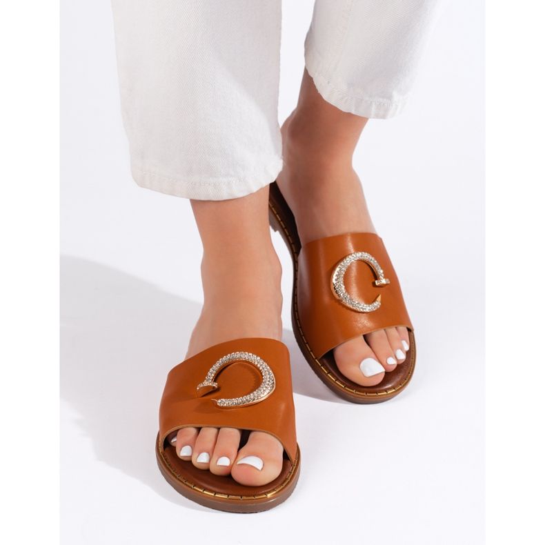 Women's camel slippers with a decorative element brown 1