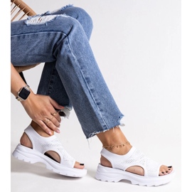 White fabric sandals on the Fnan platform 1