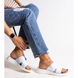 Linah white platform slides 1