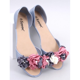 Melissa with Carmil Gray flowers grey 1