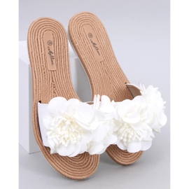 Soft flip-flops with Diaye White flowers 1