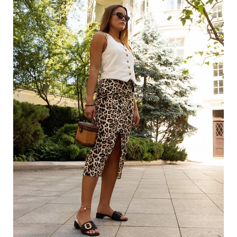 Black Cantara low-heeled mules 1