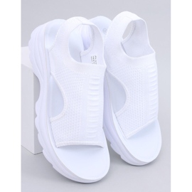 Nicai White sandals with a sports sole 1
