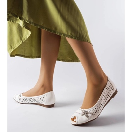 Openwork white ballet flats with a Simpsville bow 2