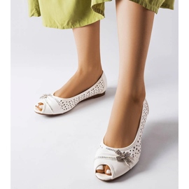 Openwork white ballet flats with a Simpsville bow 1