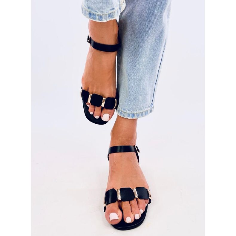 Seastar Clary Black low heel sandals 1