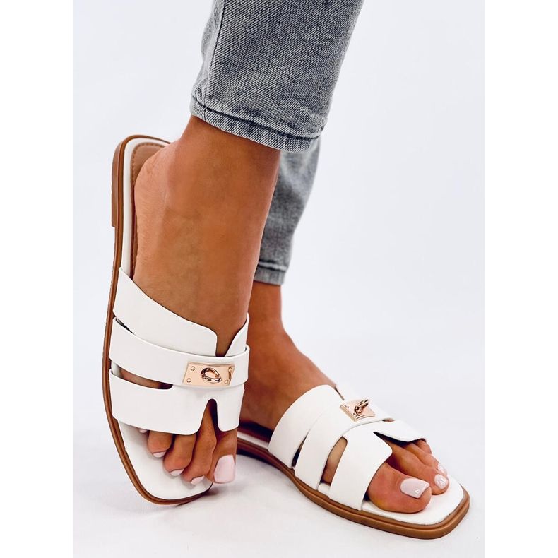 Daudi White women's flip-flops 2