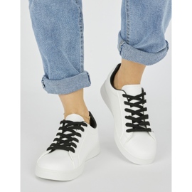 White women's sports shoes 1