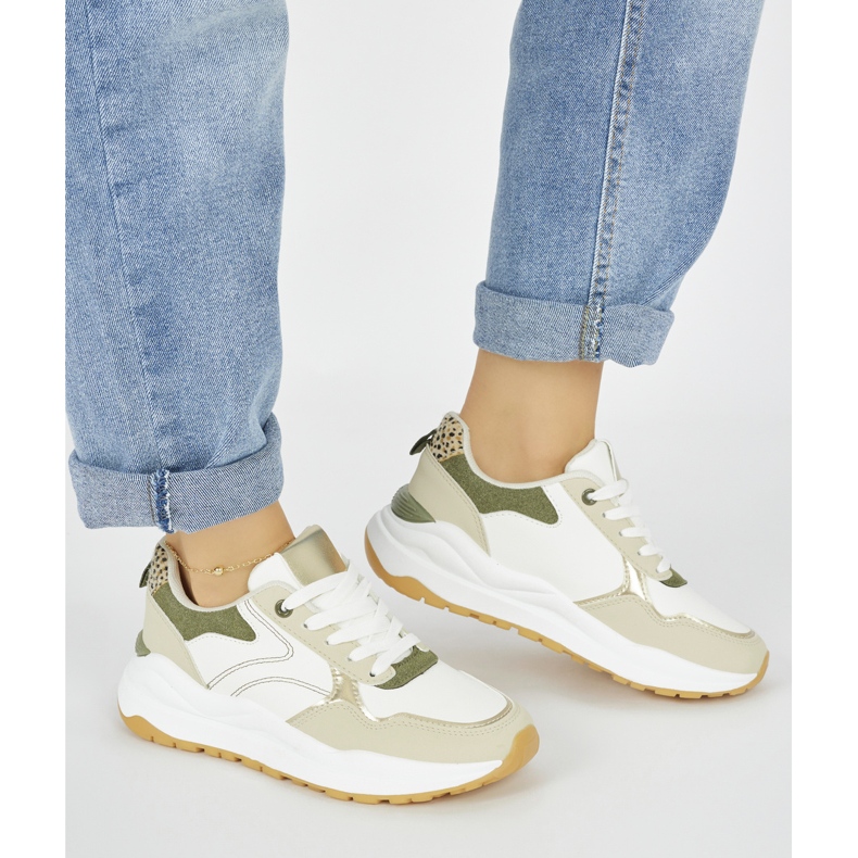 Women's multi-colored sports shoes with a thick sole white 1 Women's multi-colored sports shoes with a thick sole white 1