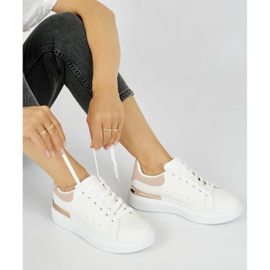 Women's white leather sneakers with a pink element 1