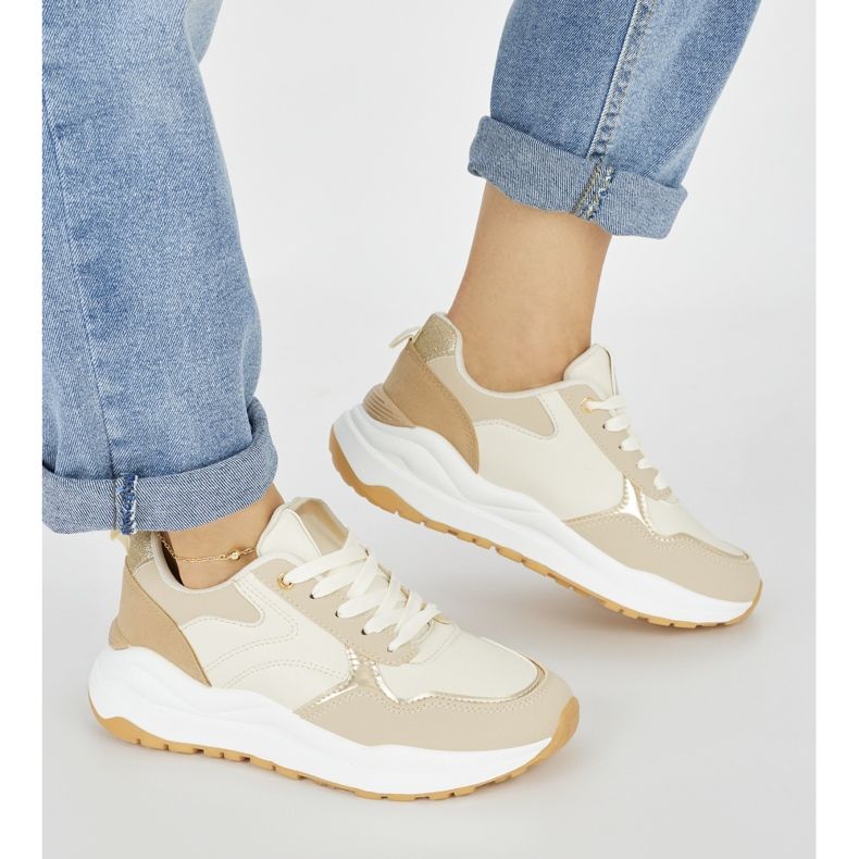 Beige women's sports shoes with a thick sole 2 Beige women's sports shoes with a thick sole 2