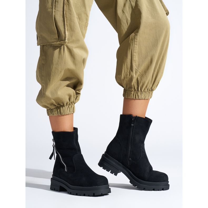 Black women's ankle boots with a decorative zipper 1