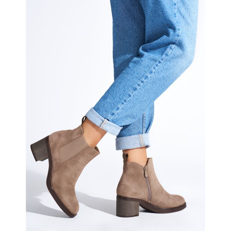 Beige classic ankle boots with a block heel 2