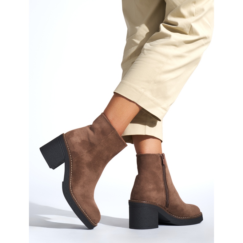 Brown women's ankle boots with a block heel 2