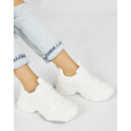 Sporty white shoes with a thick sole 1