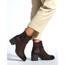 Brown women's ankle boots with a block heel 2