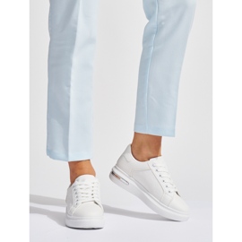 White platform sports shoes 1