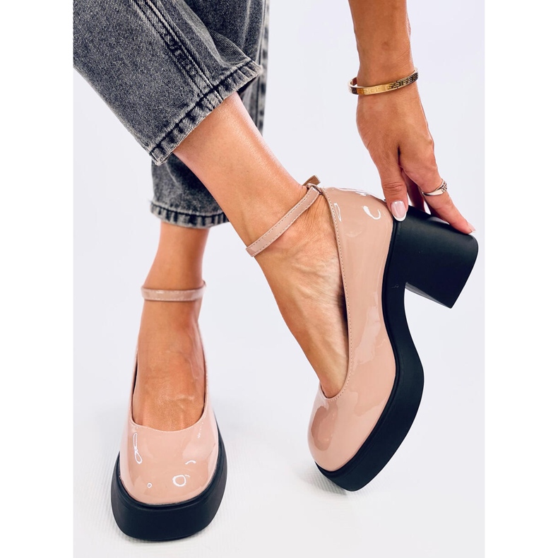 Termet Khaki Wide Heel Pumps beige 1