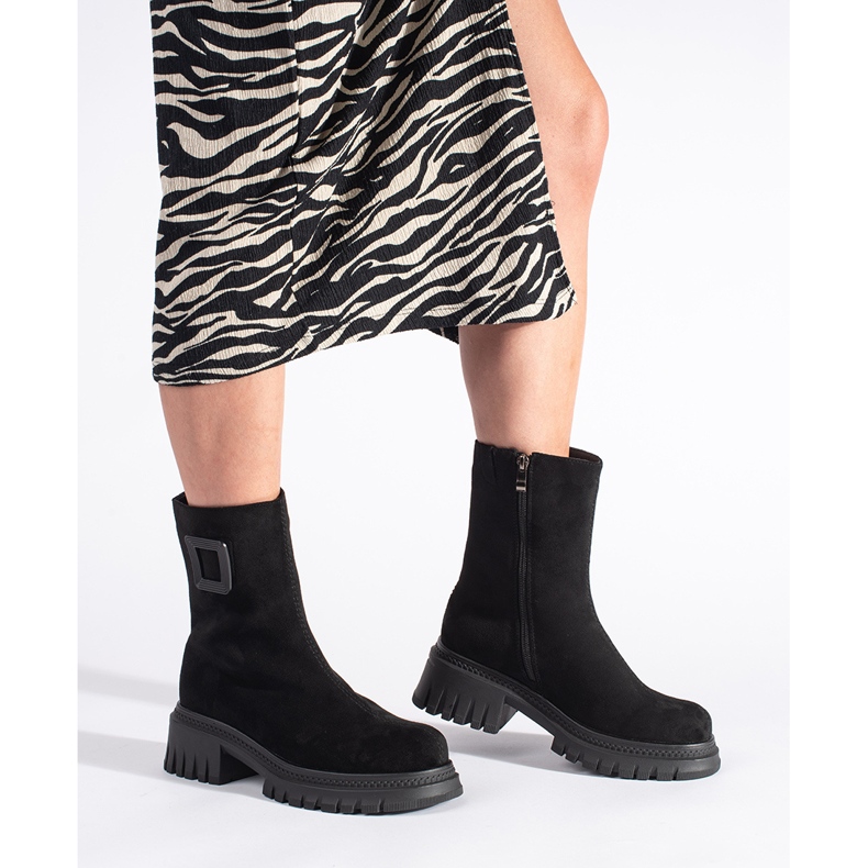 Women's black boots with a thick sole 1