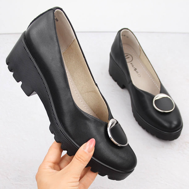 Women's leather slip-on shoes black Filippo DP4569 1