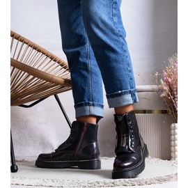 Black insulated hiking boots from Royer 1 Black insulated hiking boots from Royer 1