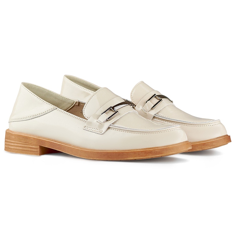 Beige patent leather women's shoes 1