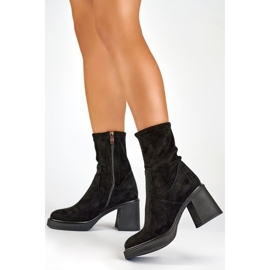 Tight suede ankle boots with comfortable heel and elastic upper black 1