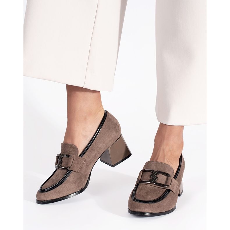 Suede beige shoes with a thick heel 1