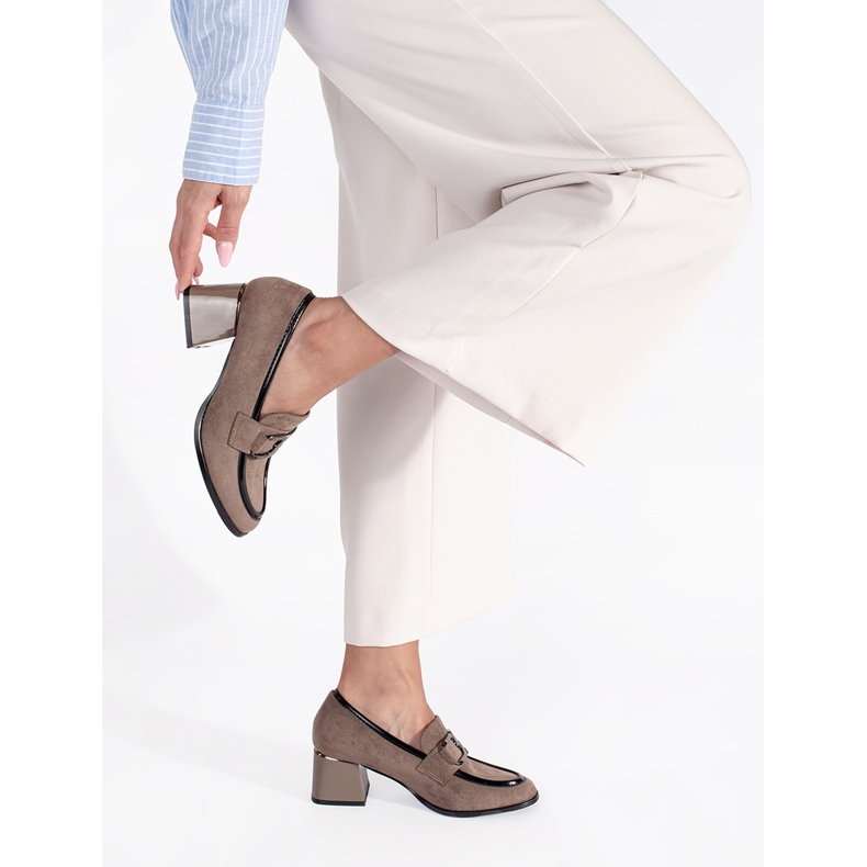 Suede beige shoes with a thick heel 2