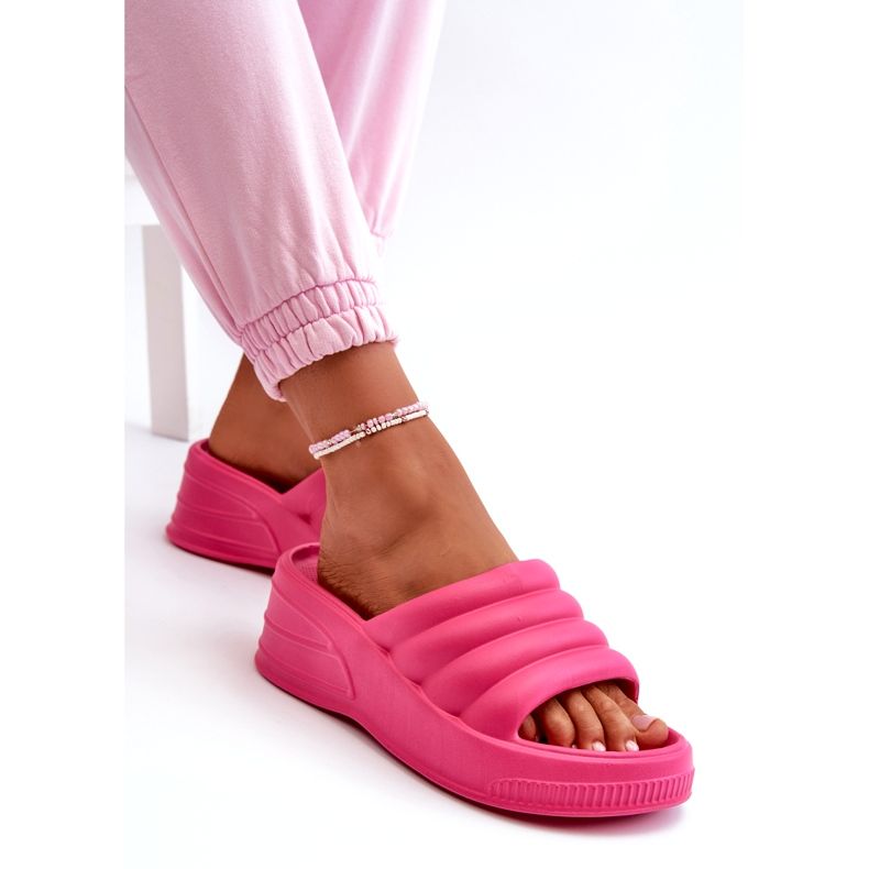 Lightweight women's foam flip-flops on a wedge and platform, Fuchsia Tendrea pink 2
