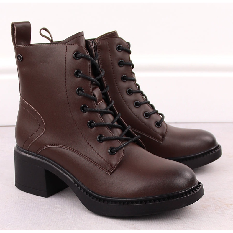 Women's leather ankle boots on a block, brown Vinceza 66722 2