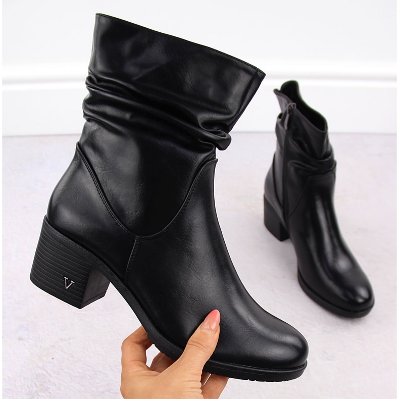 Women's insulated ankle boots on a block, black Vinceza 10547 1