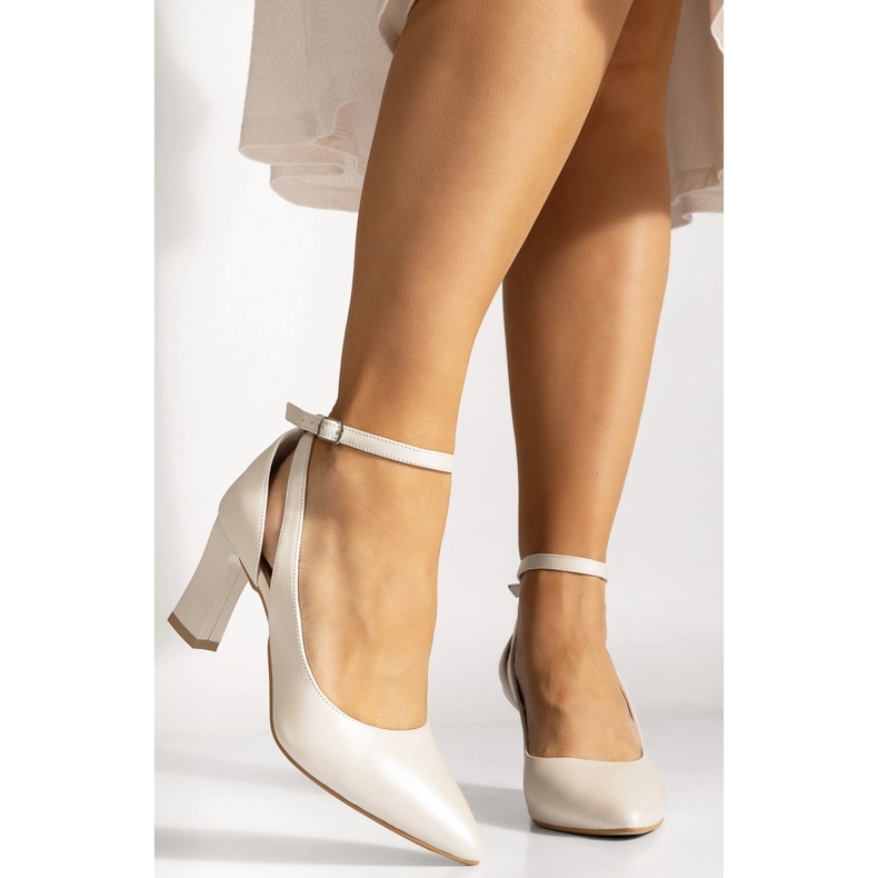 BUTDAM Leather pumps with ankle strap stable ecru Mila beige 1