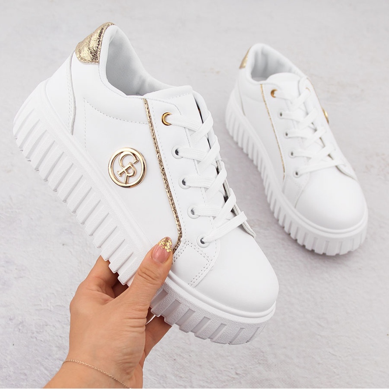 Women's sports shoes on a platform white NEWS 4757 1