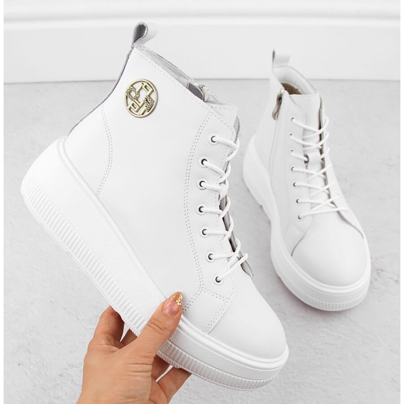 White women's leather ankle boots on the platform by Filippo DBT6374 1