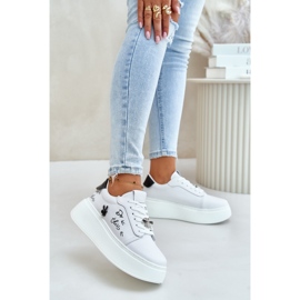 Women's Leather Sneakers on the Platform With Pins and the Vinceza Inscription 89102 White 2