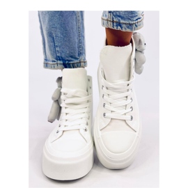Rooks White teddy bear sneakers - Inello 2