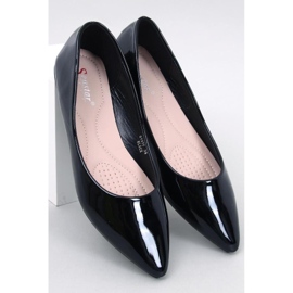 Ians Black lacquered almond toe ballet flats 1