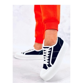 Women's sneakers on the Black platform 1