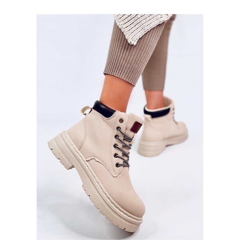 Beige women's timber boots 1